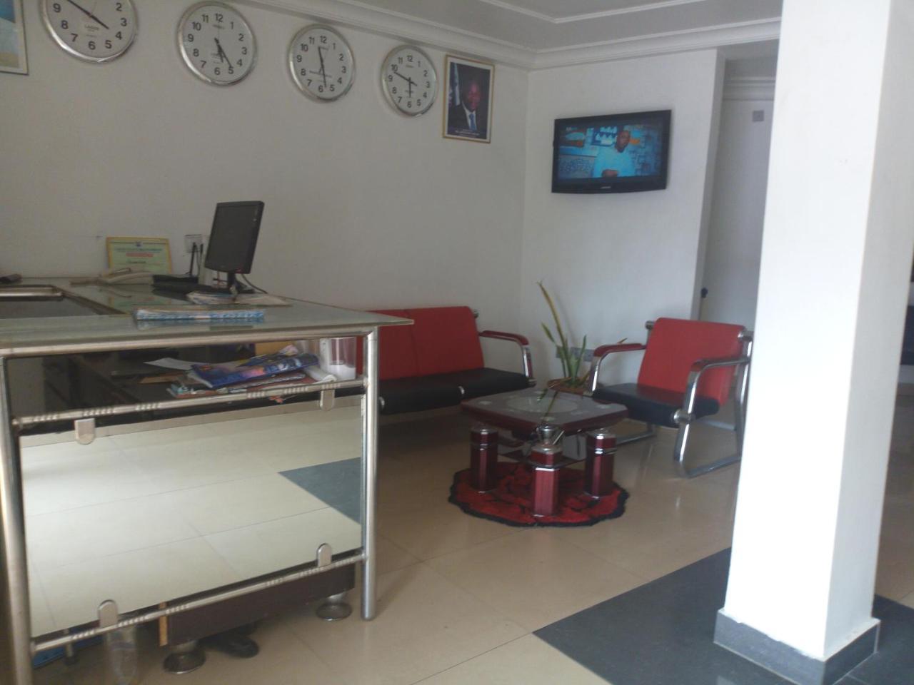 Festac Town Flamingo Hotel מראה חיצוני תמונה