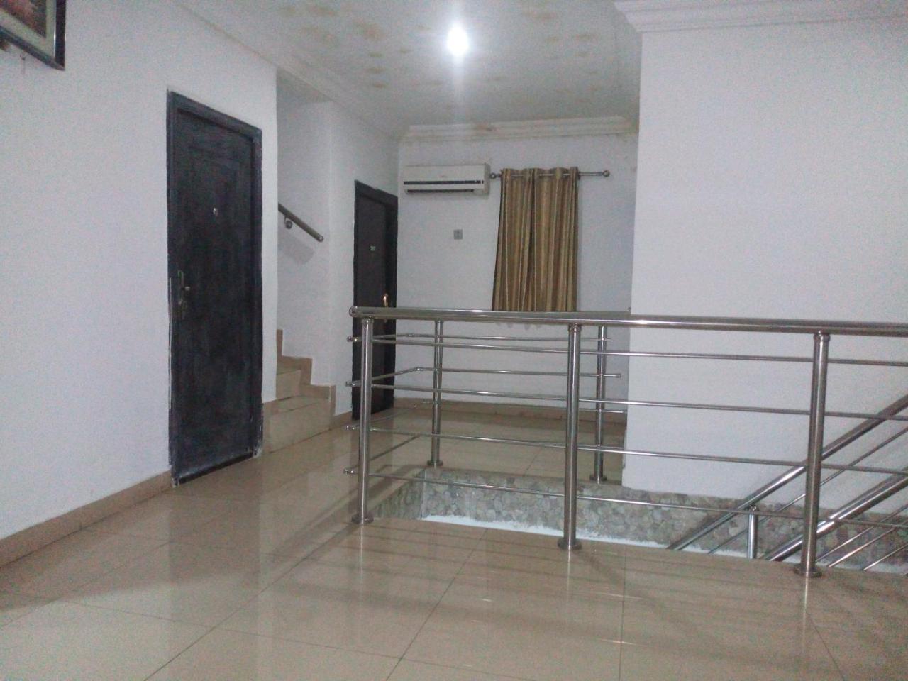 Festac Town Flamingo Hotel מראה חיצוני תמונה