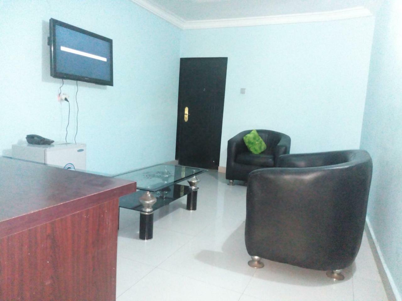 Festac Town Flamingo Hotel מראה חיצוני תמונה